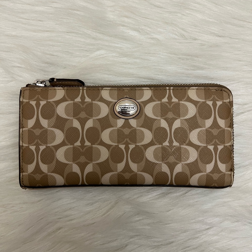 COACH - BROWN TAN TEXTURED LEATHER LONG PEYTON DREAM ZIP WALLET - Picture 2 of 13